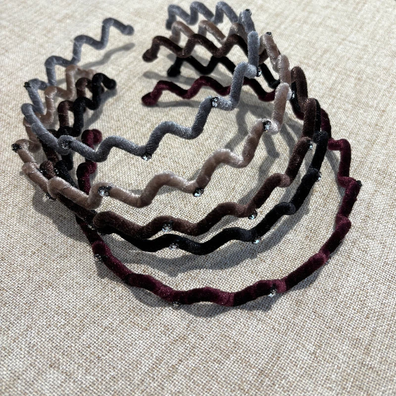 Wave-shaped hairband