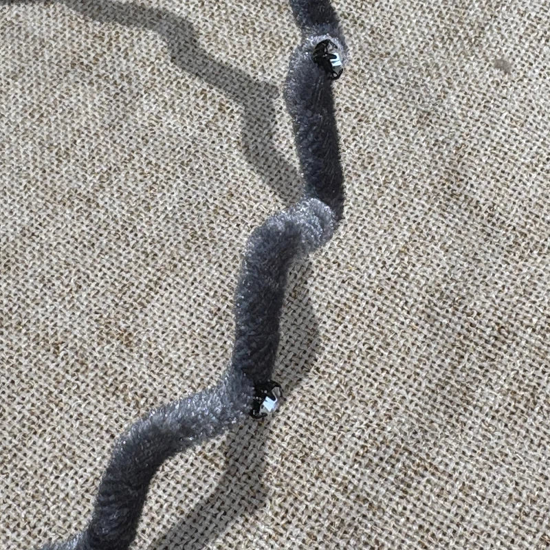 Wave-shaped hairband