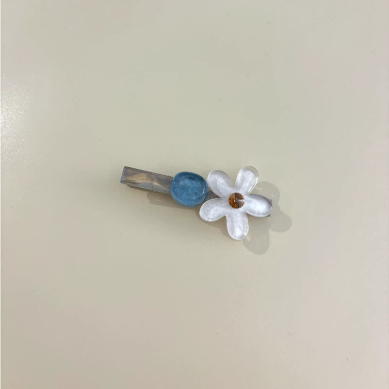 Floral trim clip