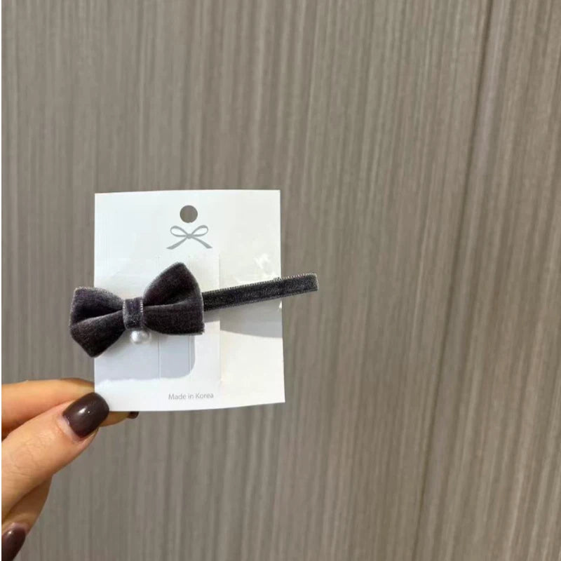 Tie-shaped Alligator clip