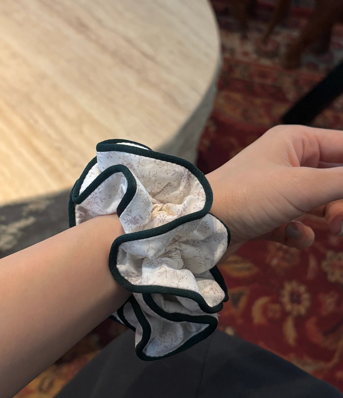 Cream & Dark Green Piped Fabric Scrunchie